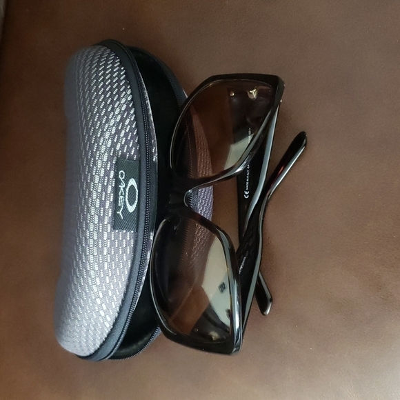 Emporio Armani Sunglasses - Picture 7 of 9